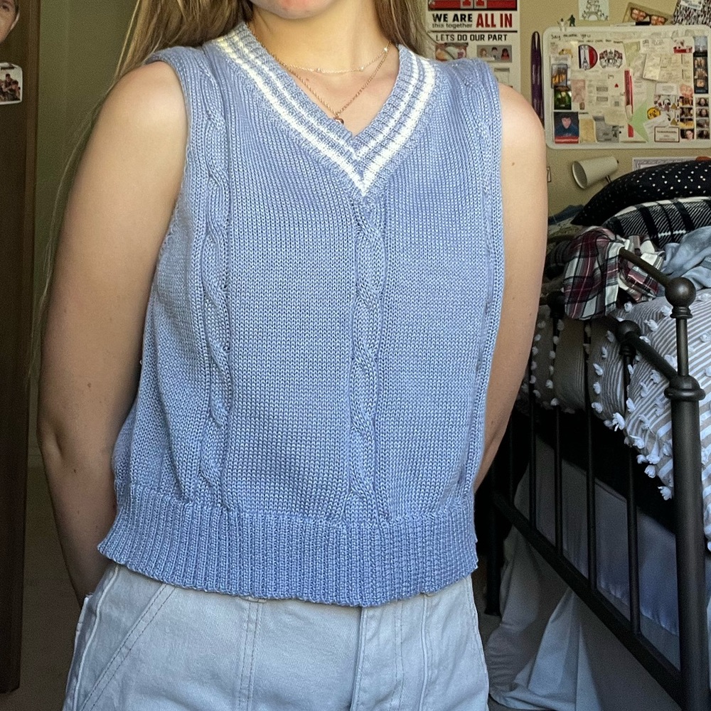 SHEIN SWEATER VEST: SIZE MEDIUM